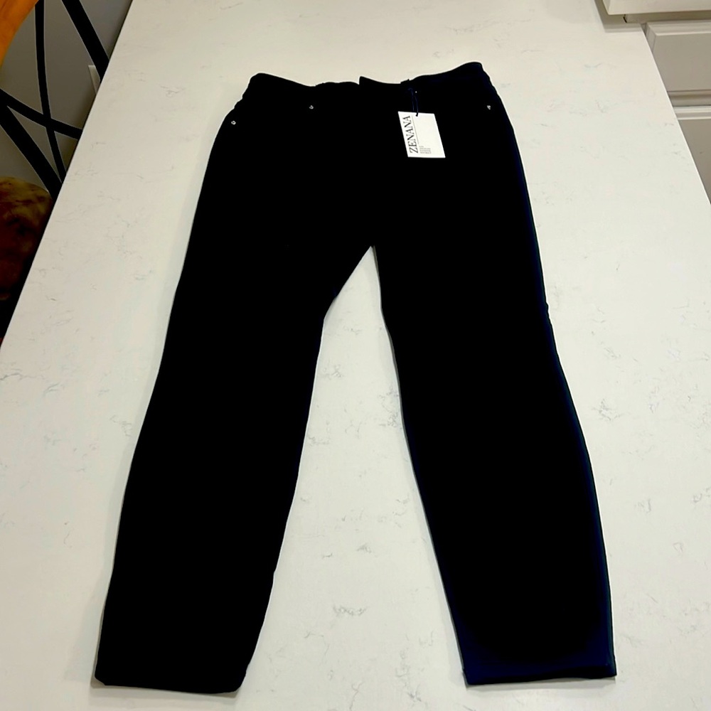 Zenana Jeans black in color size large